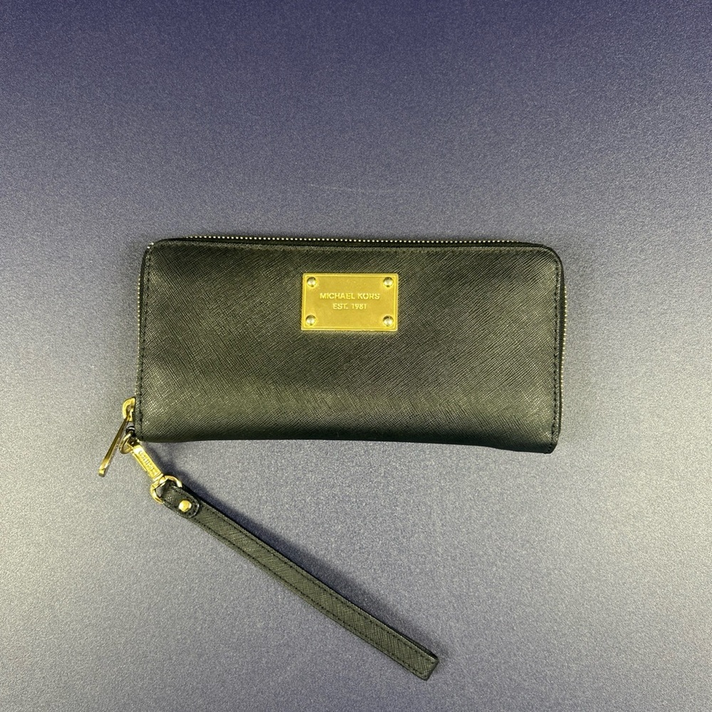 Michael Kors zip around wallet